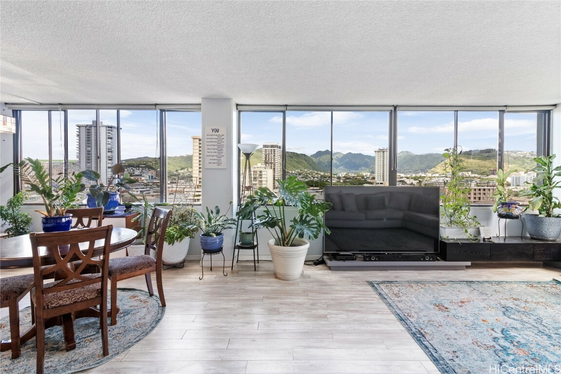 Property Photo:  2232 Kapiolani Boulevard 704  HI 96826 