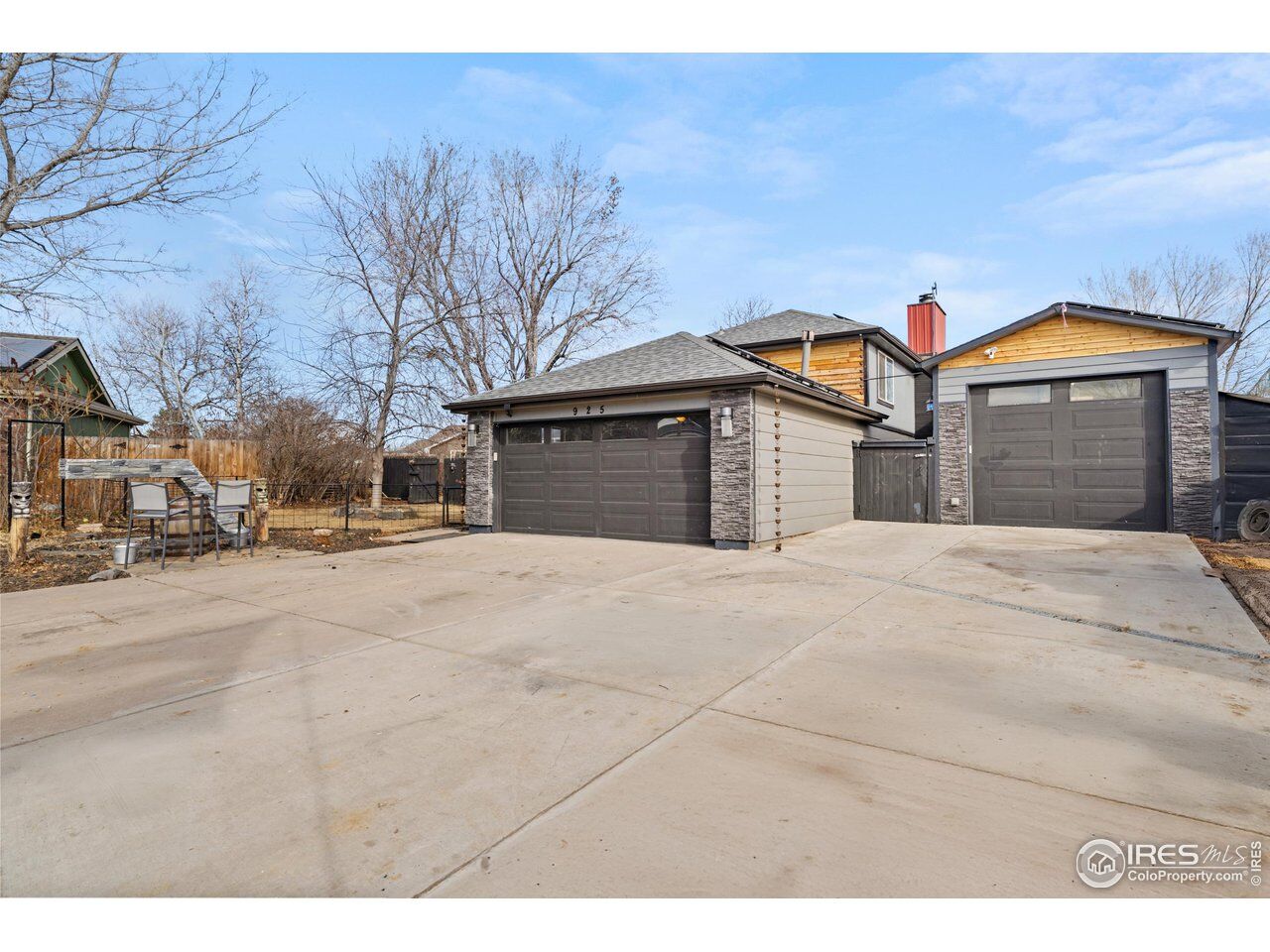 Property Photo: 925 Bluebell Ct CO 80550