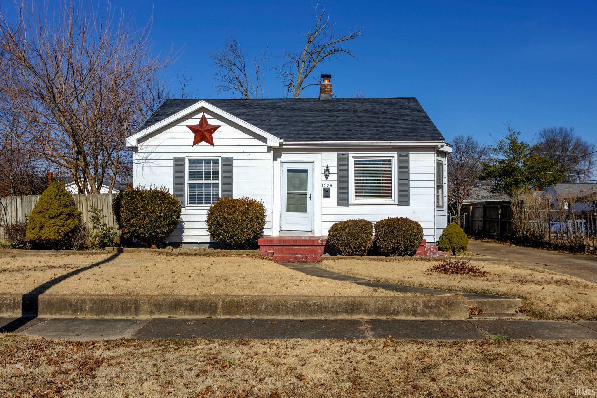 Property Photo:  1528 Monroe Avenue  IN 47714 