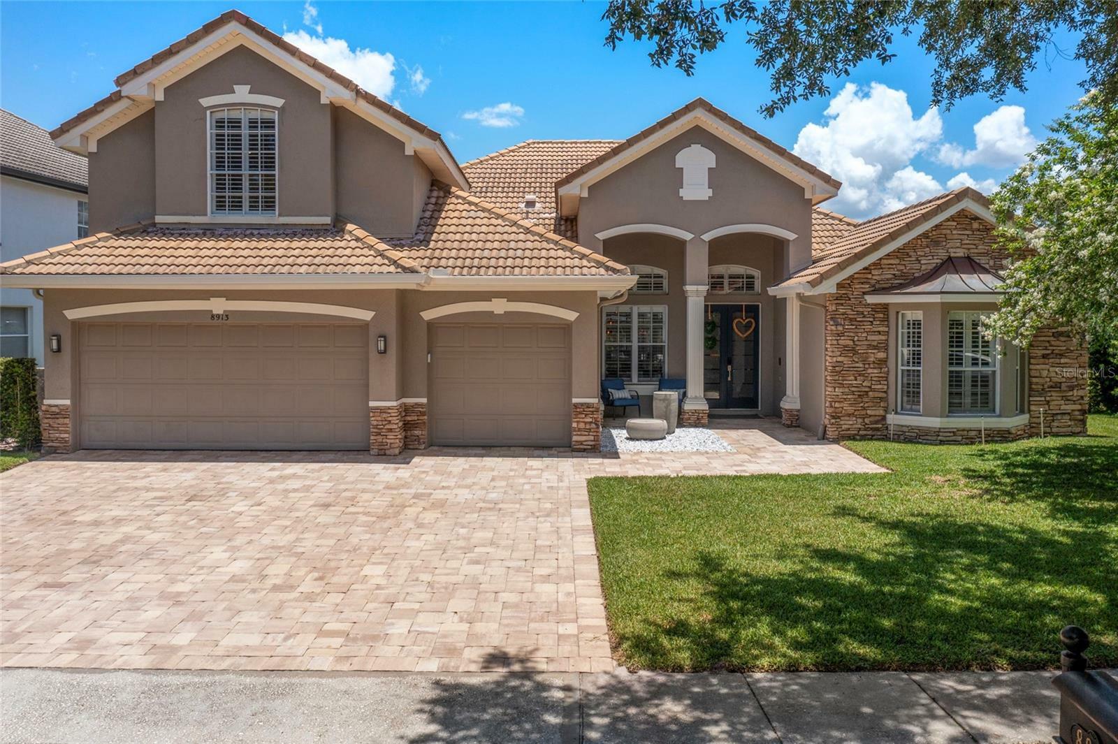 Property Photo:  8913 Heritage Bay Circle  FL 32836 