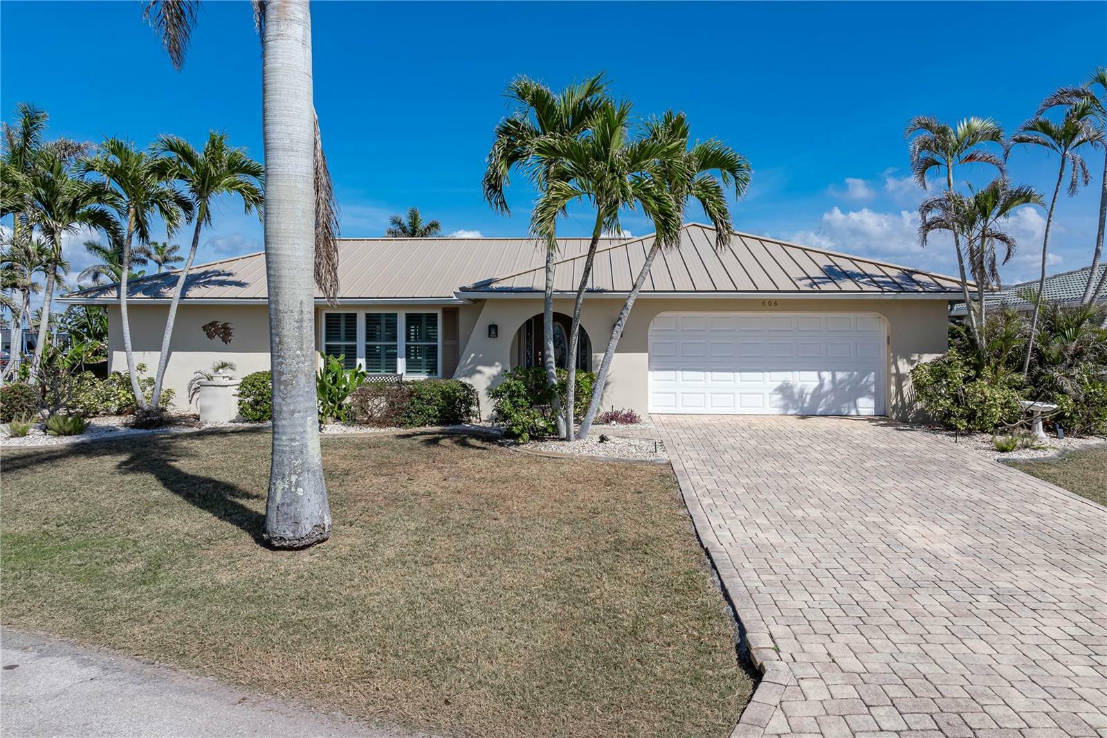 Property Photo: 606 Santa Margerita Lane FL 33950