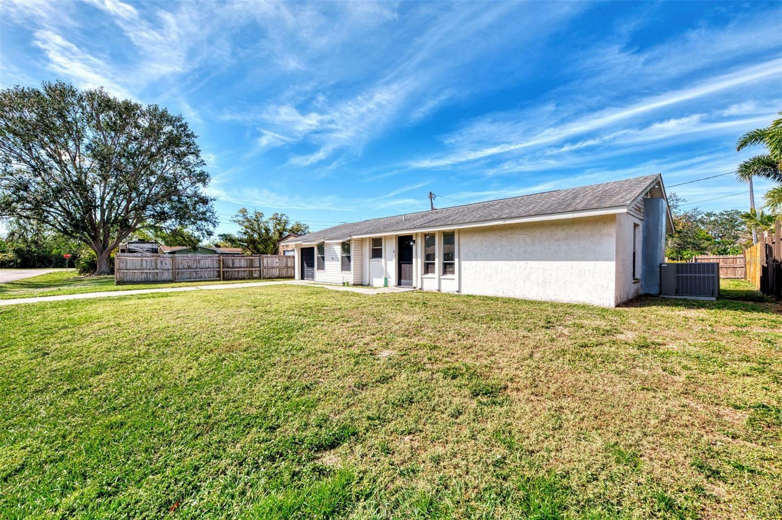 Property Photo:  606 School Street  FL 34285 