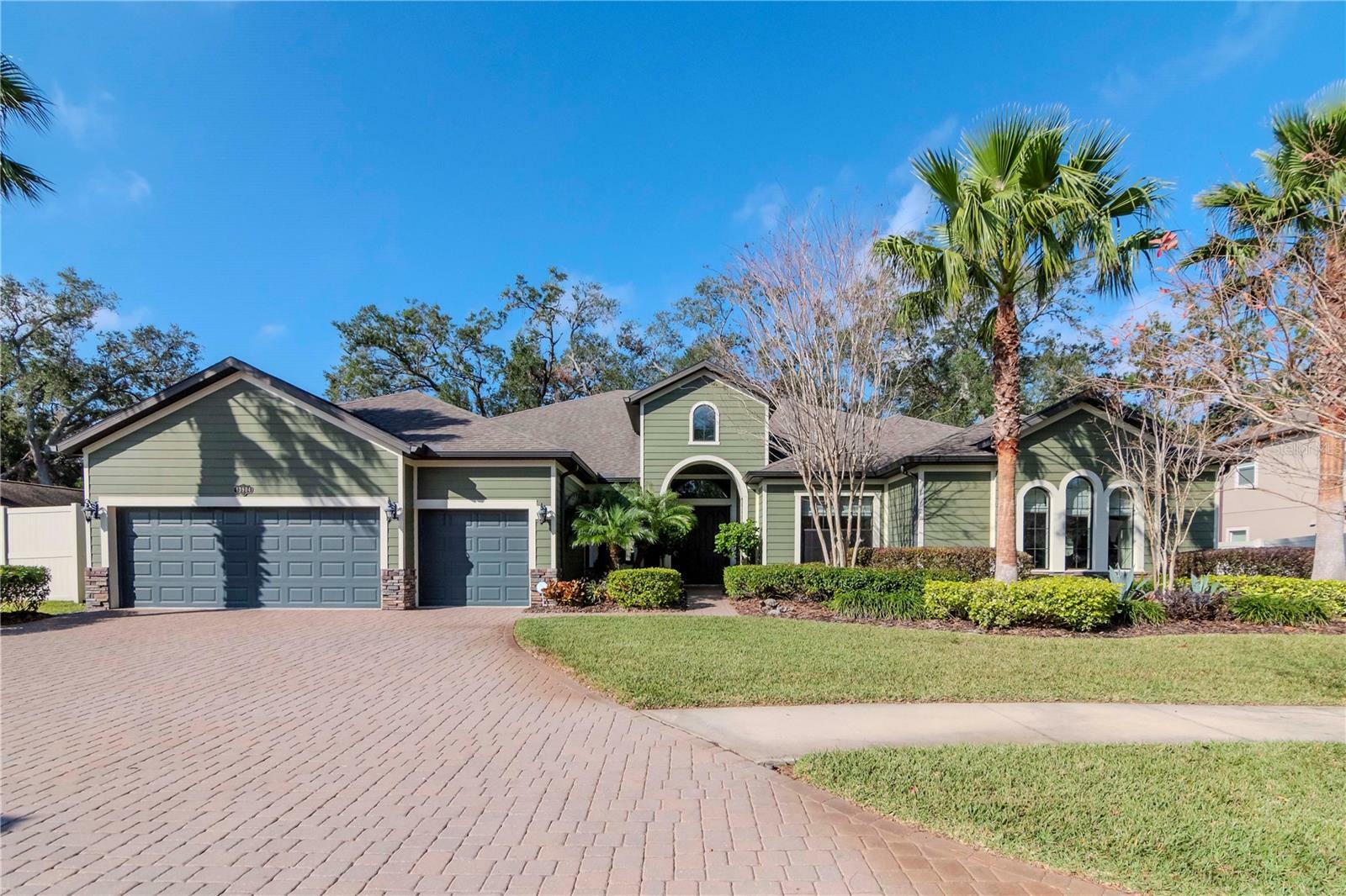 Property Photo:  13904 Shadow Tree Lane  FL 33618 