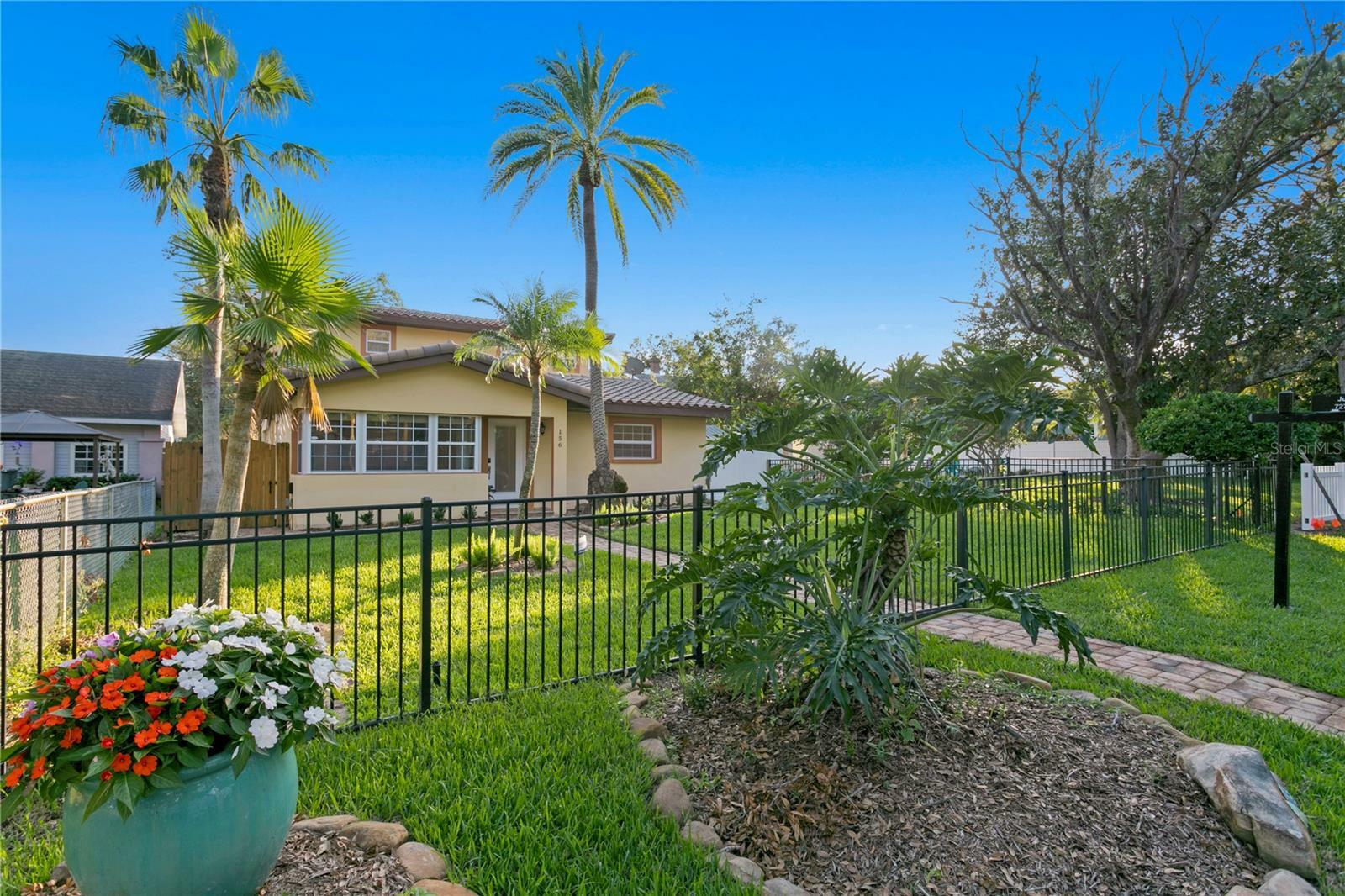 Property Photo:  156 29th Avenue N  FL 33704 