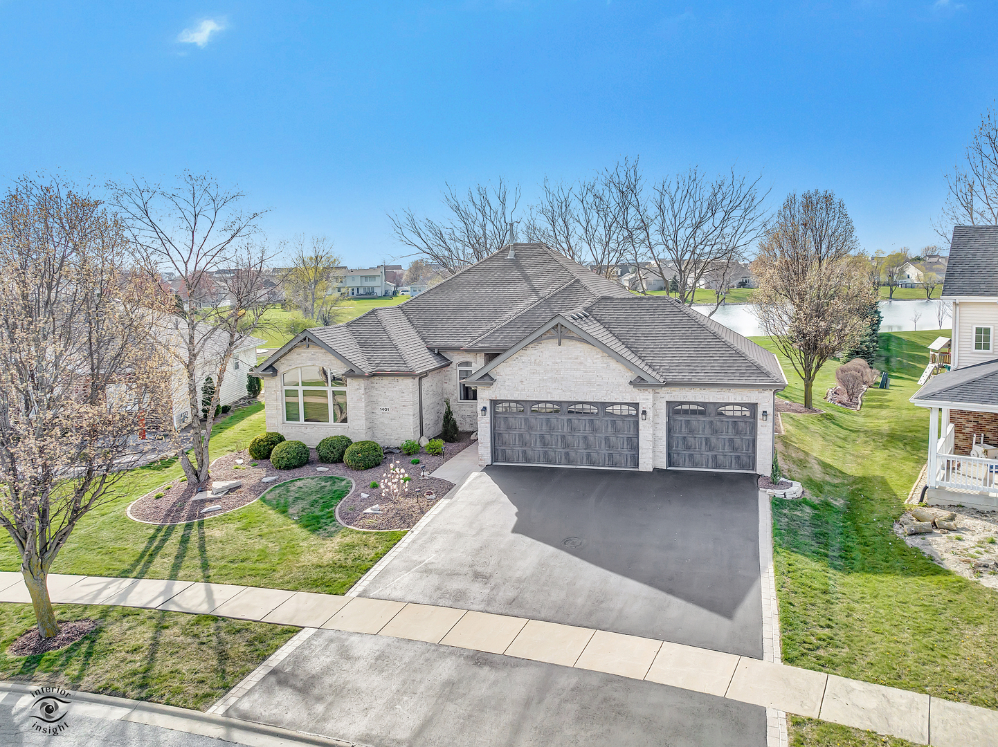 Property Photo: 1401 Rolling Pass IL 60401
