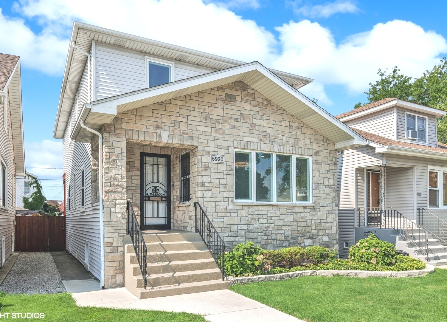 Property Photo:  5920 N Elston Avenue  IL 60646 