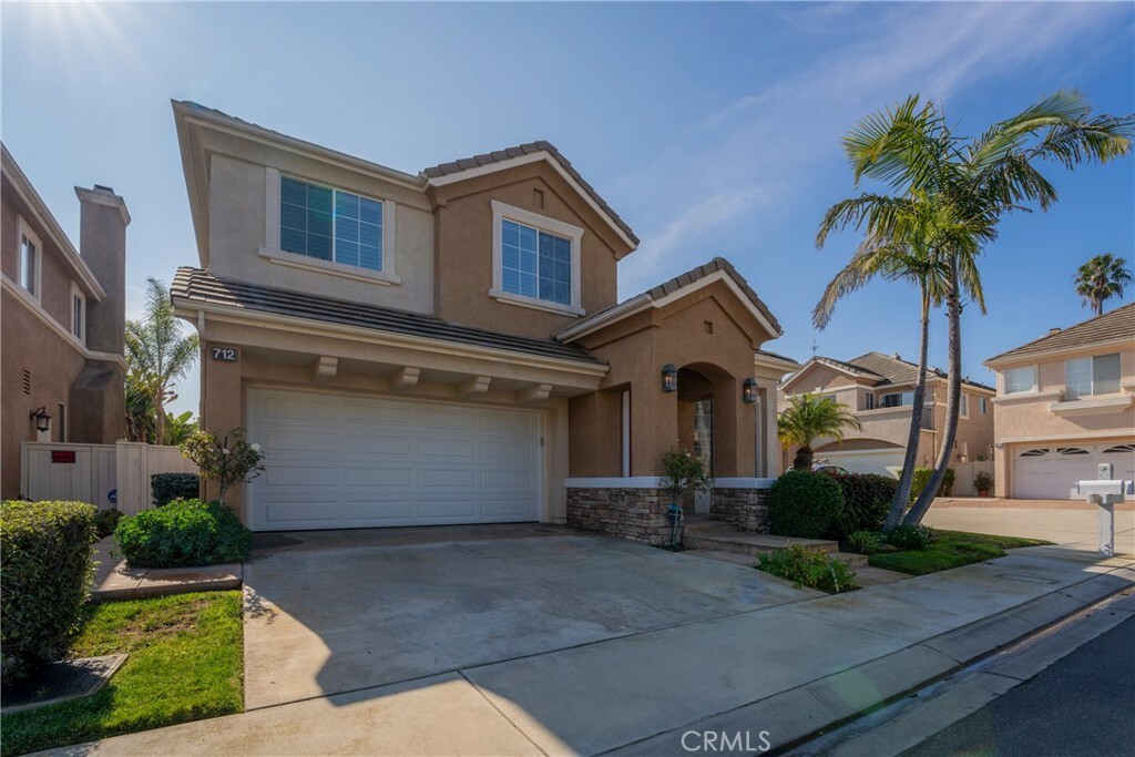 Property Photo:  712 Sandglass Drive  CA 92648 