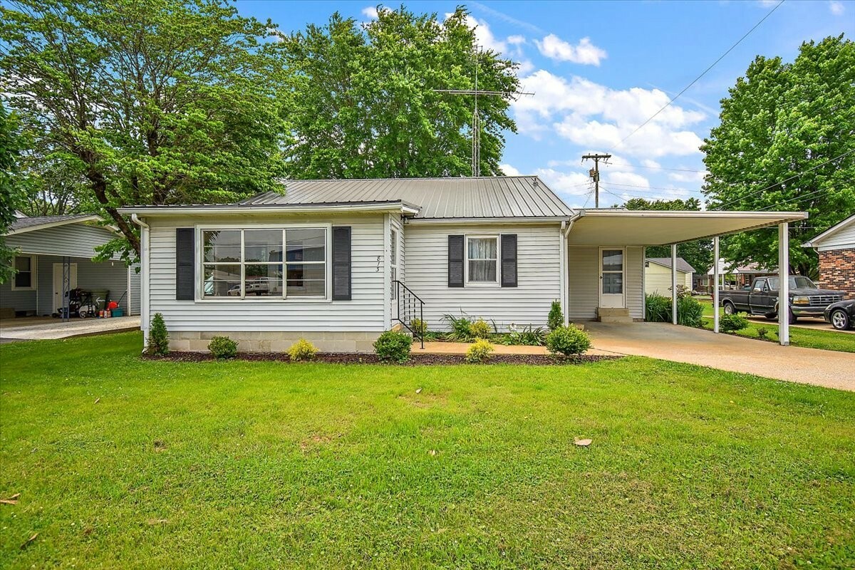 Property Photo: 813 N Military Ave TN 38464