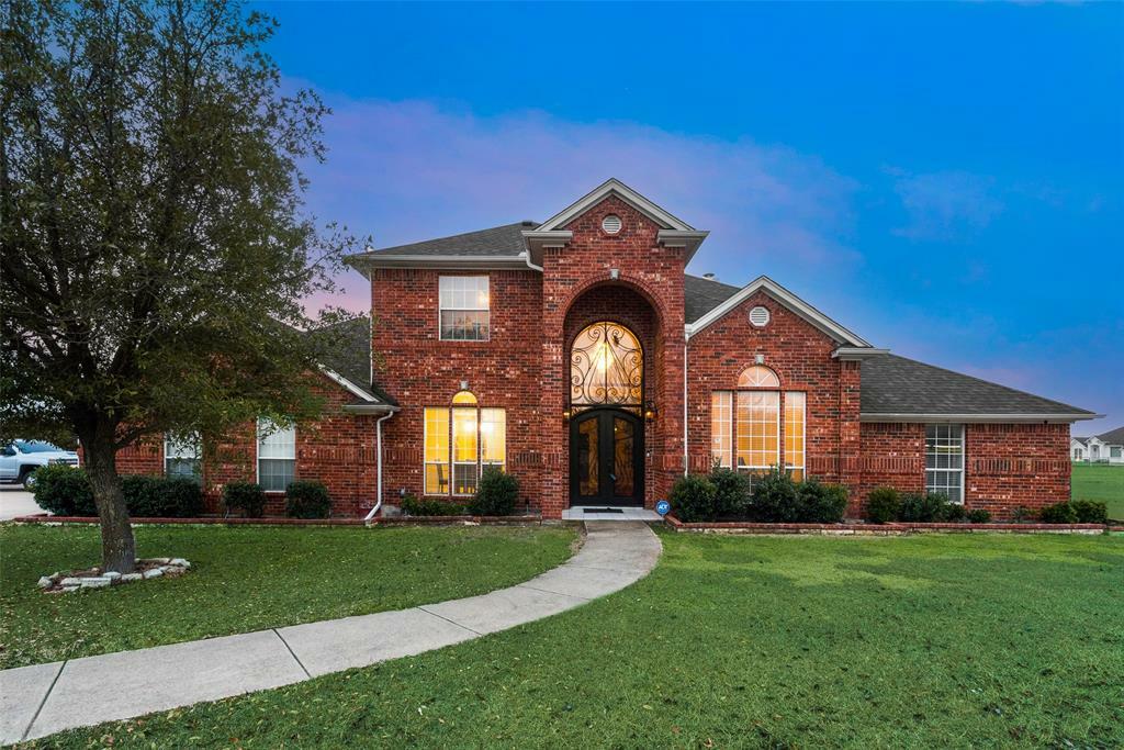 Property Photo: 700 E Little Creek Road TX 75104