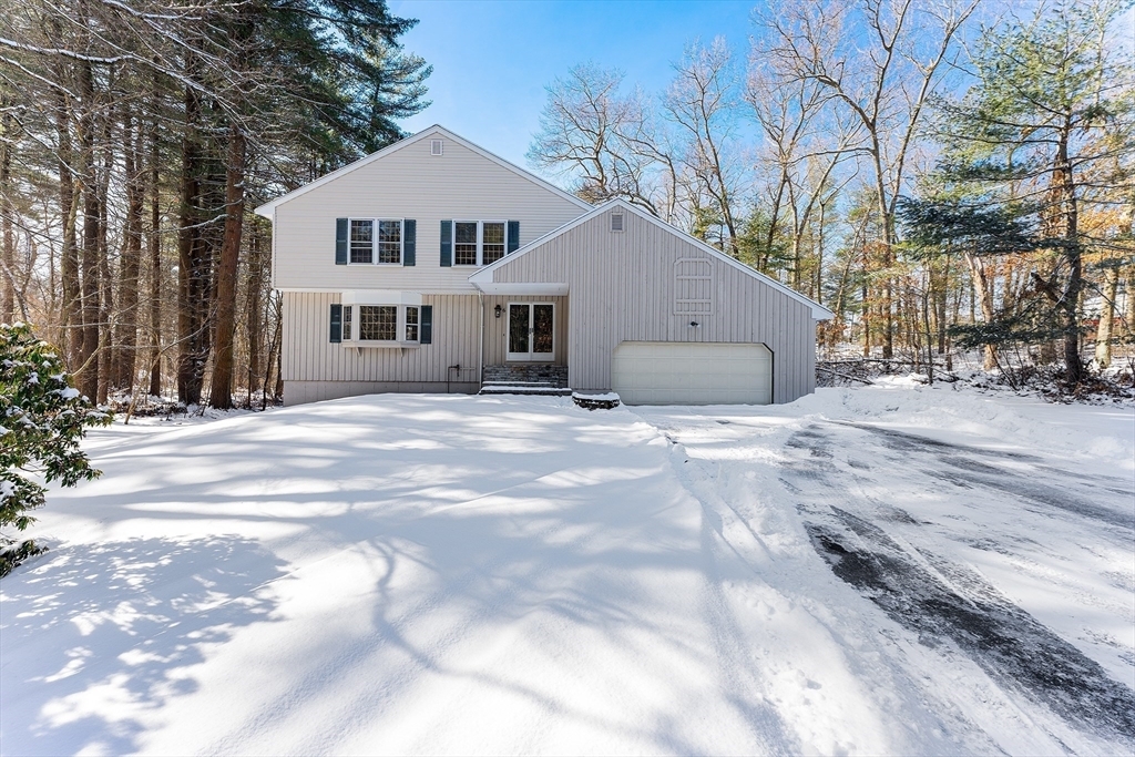 Property Photo:  6 Yardley Rd  MA 01810 