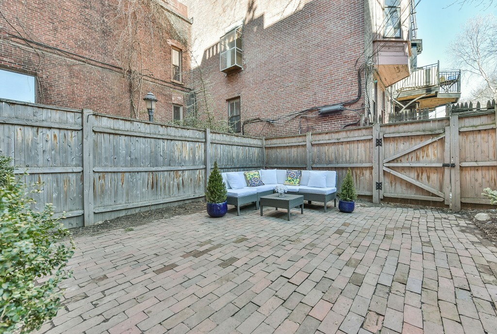 Property Photo:  69 Dartmouth St 1  MA 02116 