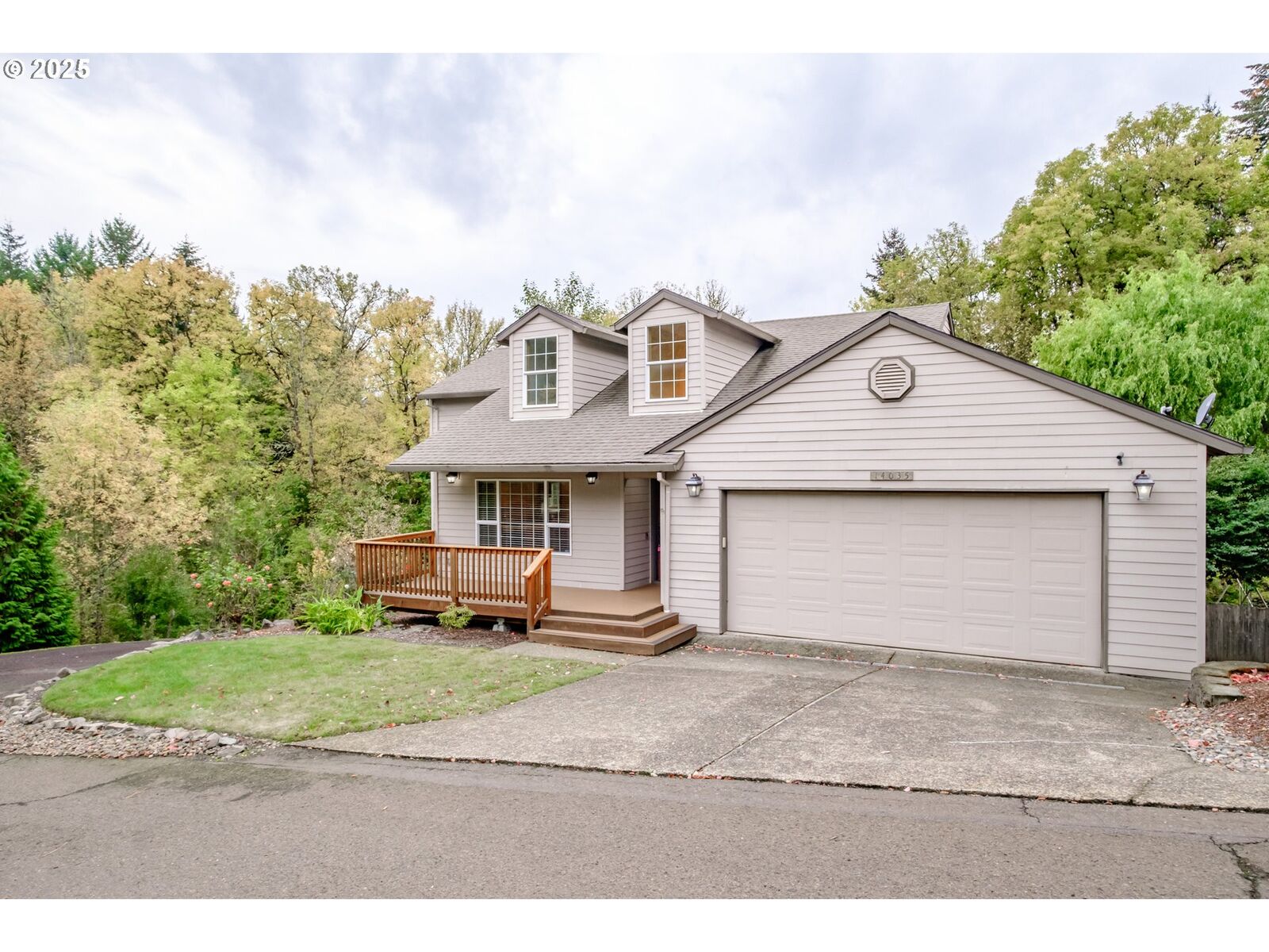 Property Photo: 14035 SE 141st Ave OR 97015