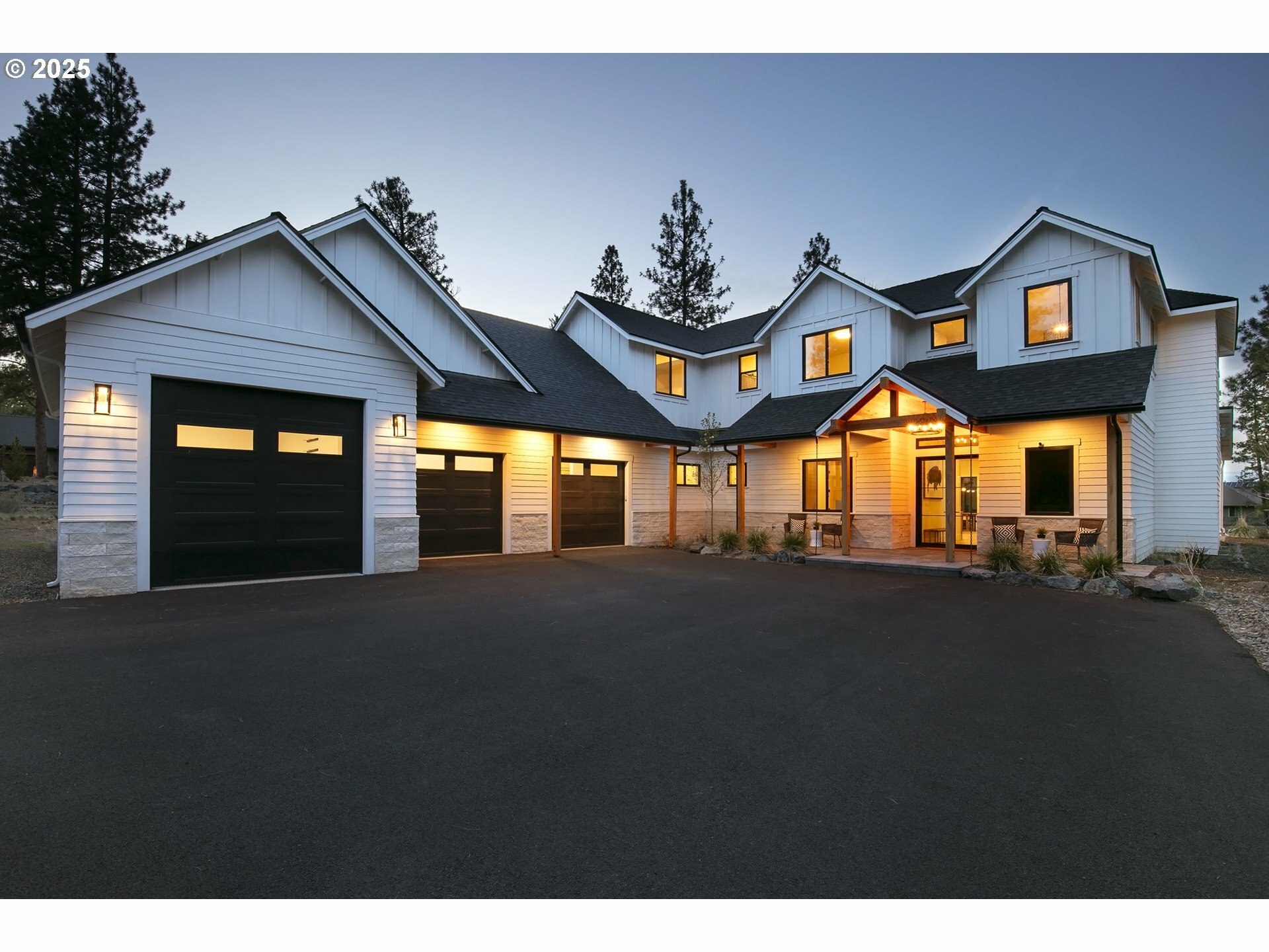 Property Photo: 19550 Buck Canyon Rd OR 97702