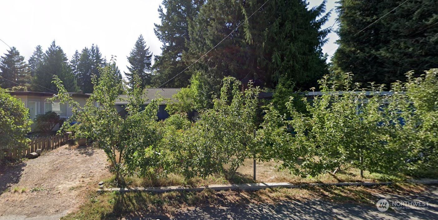 Property Photo: 14033 Densmore Avenue N WA 98133