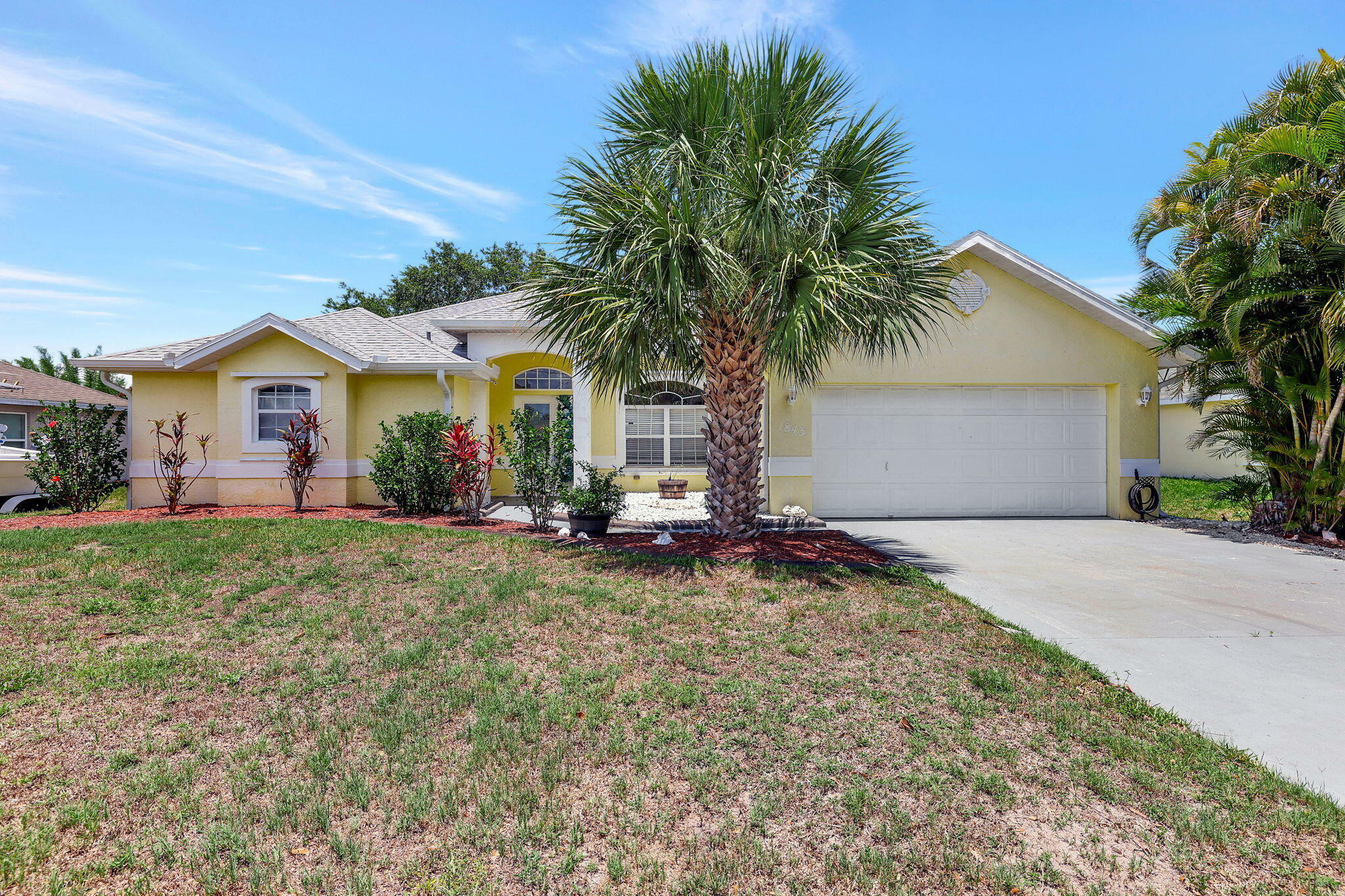 Property Photo:  1843 SW Dalmatian Avenue SW  FL 34953 