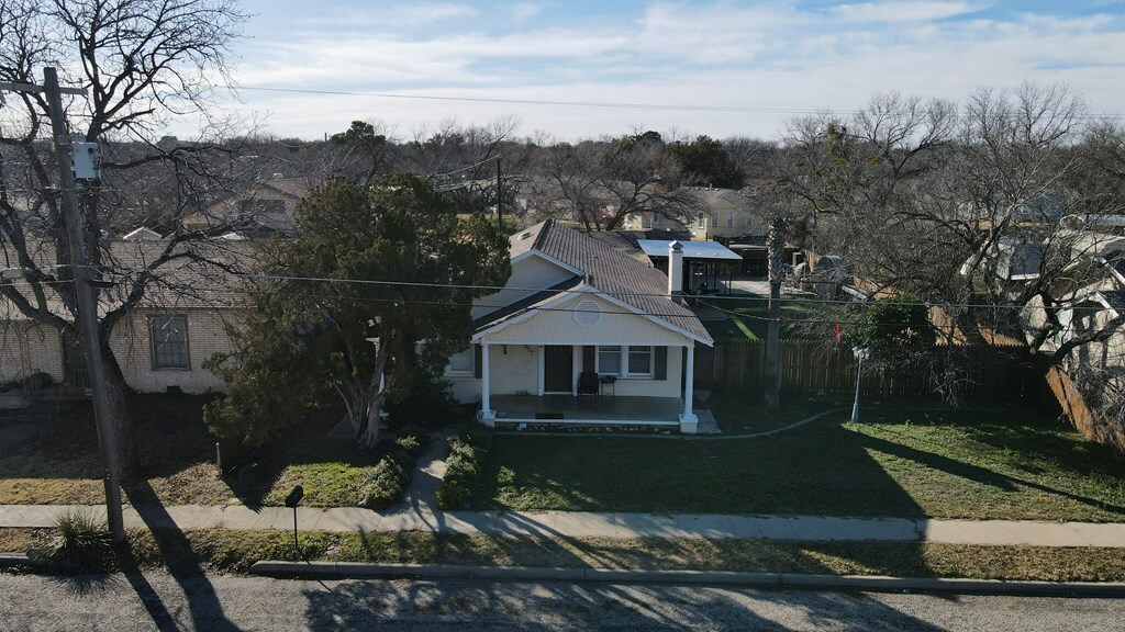 Property Photo:  1617 S Harrison St  TX 76901 