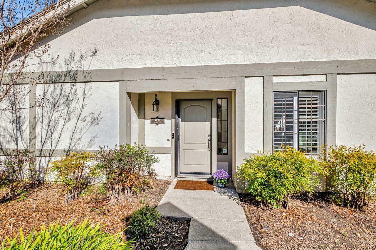 Property Photo:  4160 Tanager Common  CA 94555 