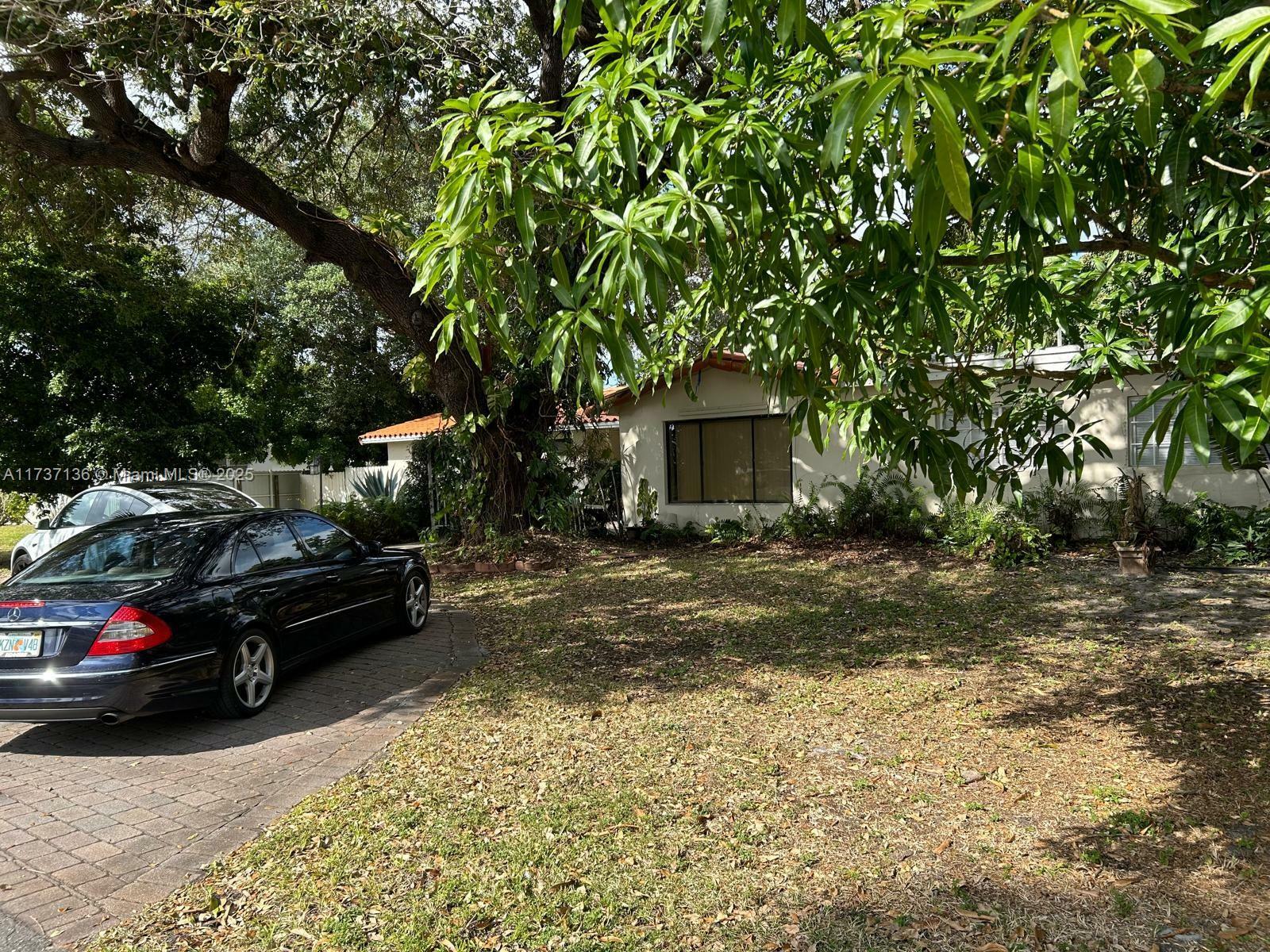 Property Photo:  6801 SW 13th St  FL 33023 