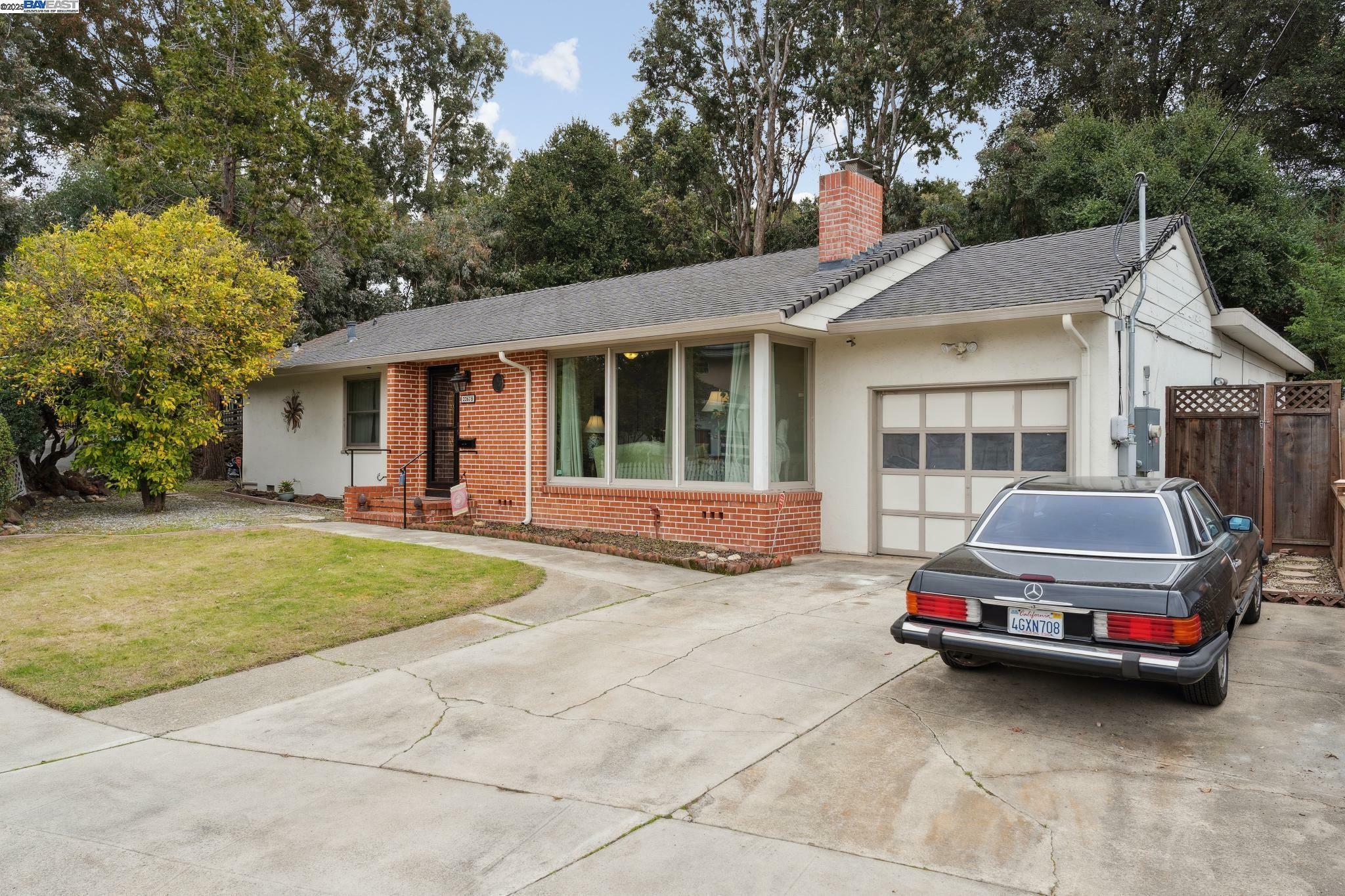 Property Photo:  22678 Zaballos Ct.  CA 94541 