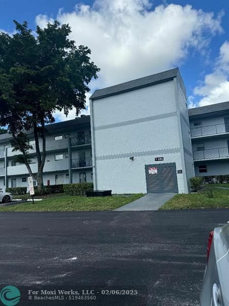 Property Photo: 8401 Lagos De Campo Blvd 105 FL 33321