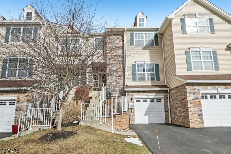 33 Lamerson Cir  Mount Olive Twp. NJ 07828 photo