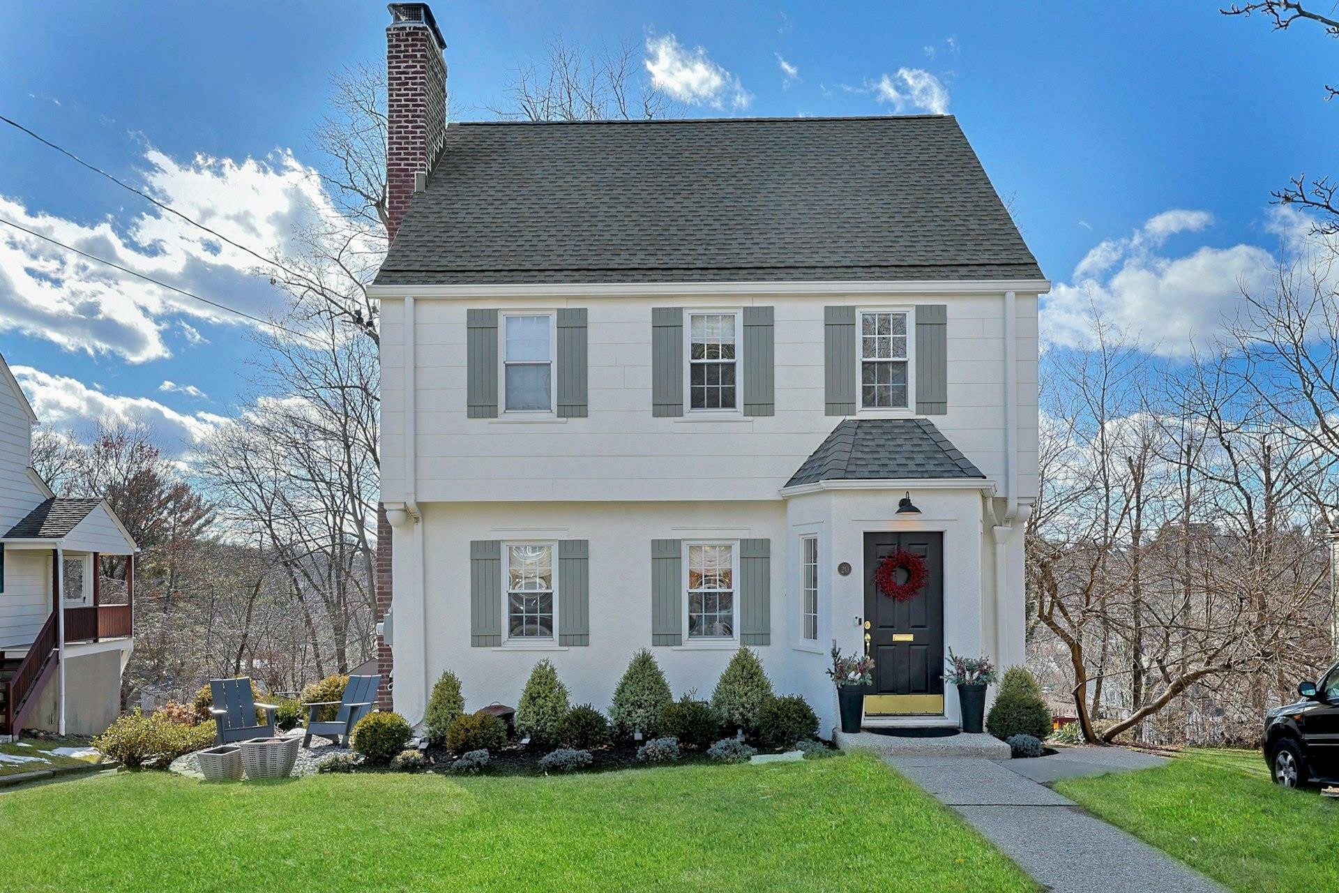 Property Photo:  20 Iroquois Road  NY 10562 