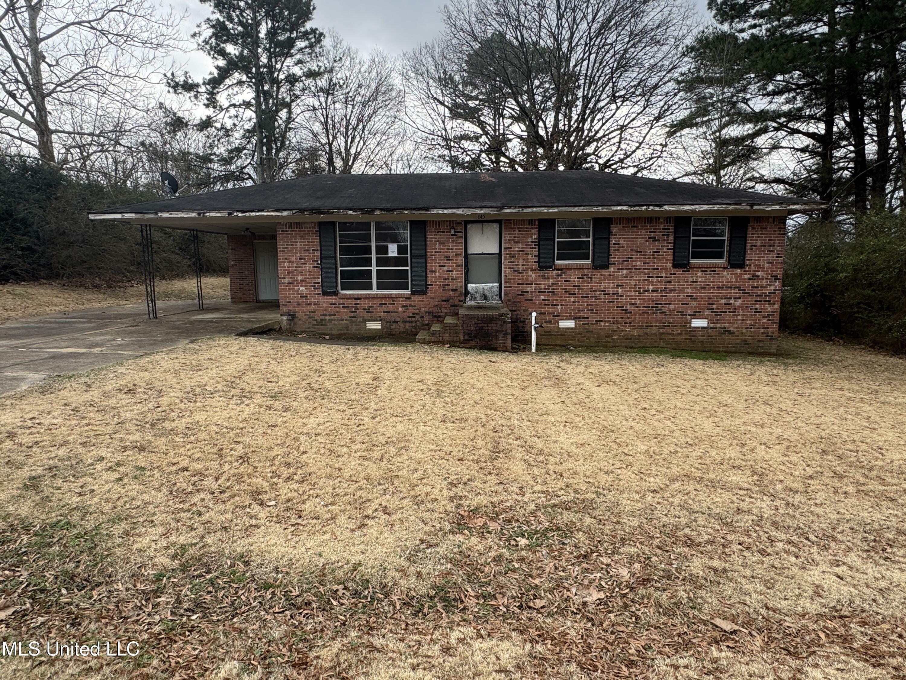 Property Photo: 645 Cox Avenue MS 38635