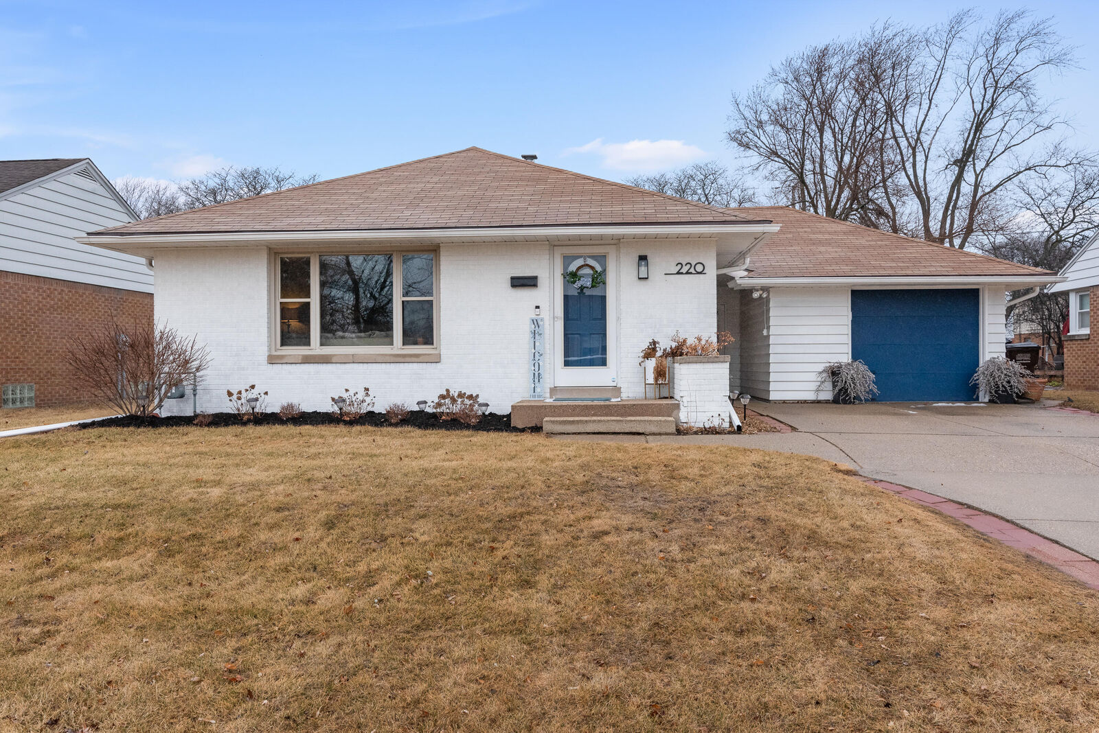 Property Photo: 220 W Lexington Blvd WI 53217