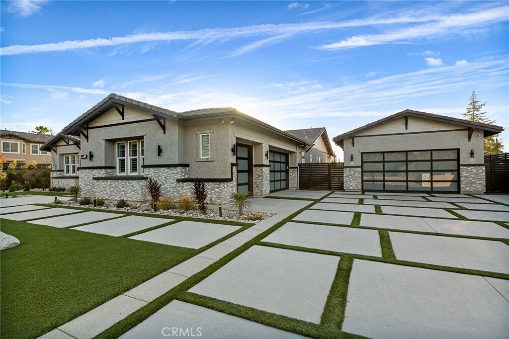 Property Photo: 560 S Wabash Avenue CA 92374