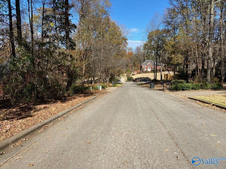 Property Photo:  103 Oak Shadow Street  AL 35653 