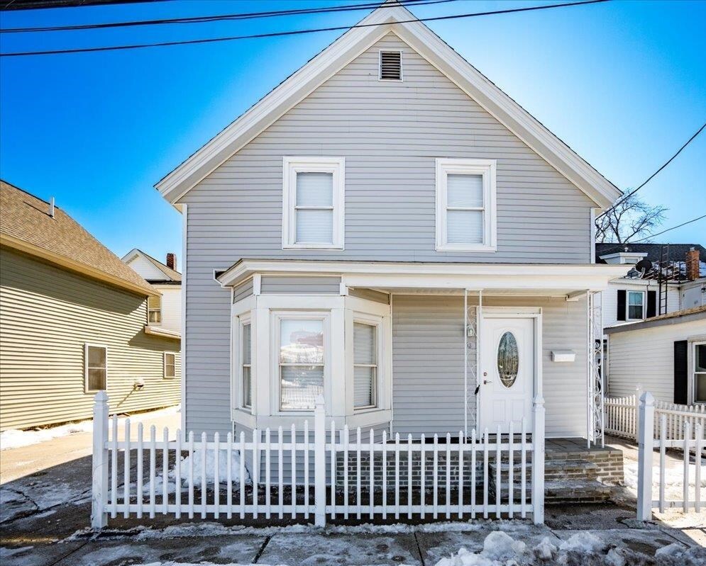 Property Photo: 43 E Otterson Street NH 03060
