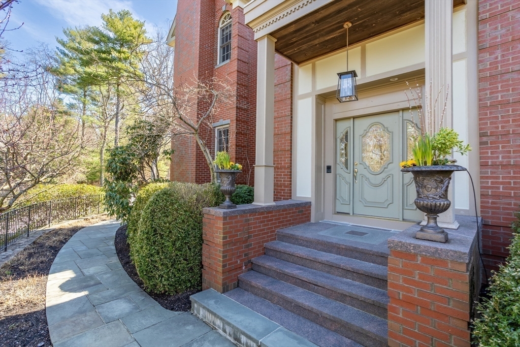 Property Photo: 6 Stratford Way MA 01773