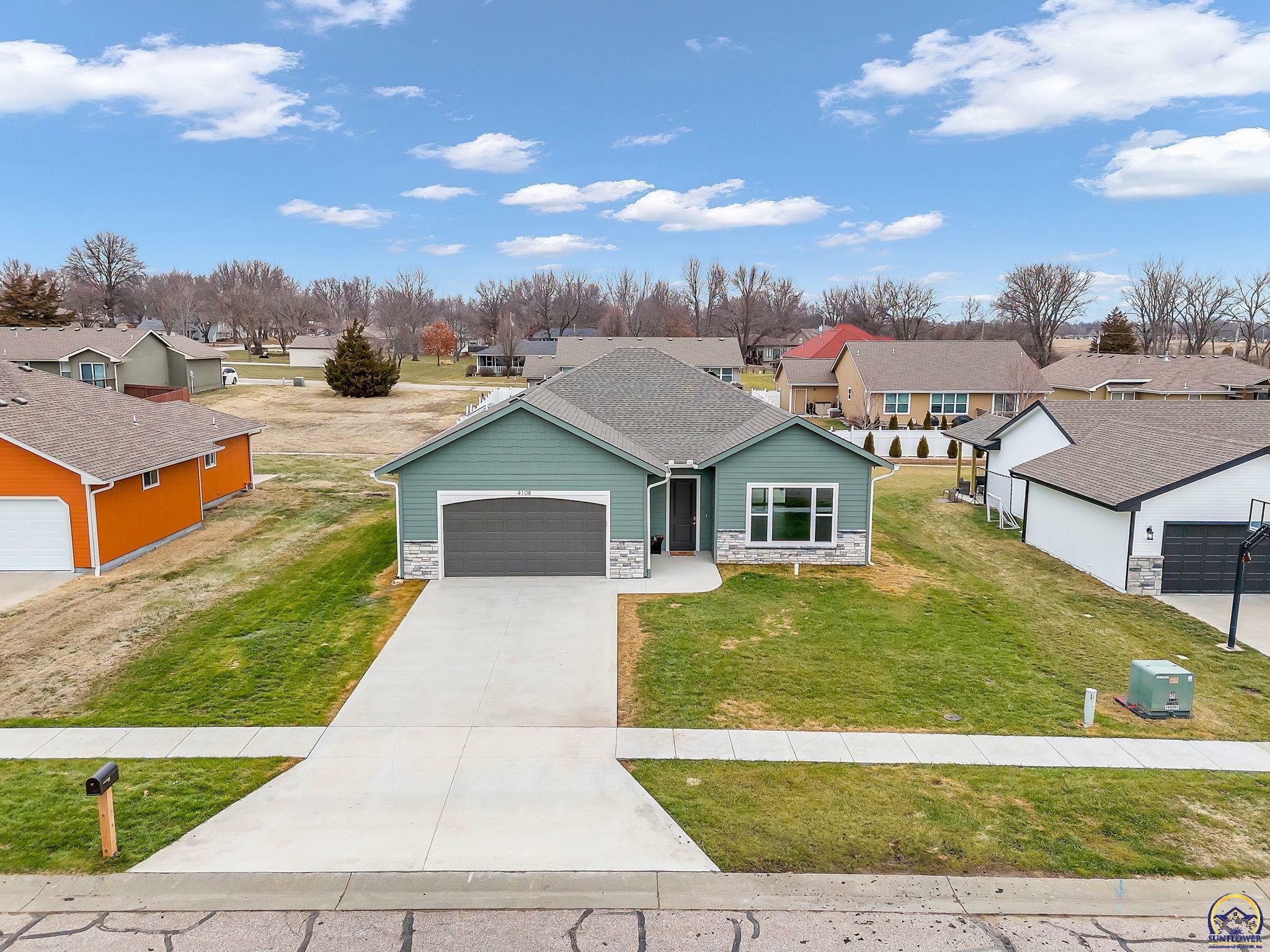 Property Photo:  4108 SE 33rd St  KS 66605 