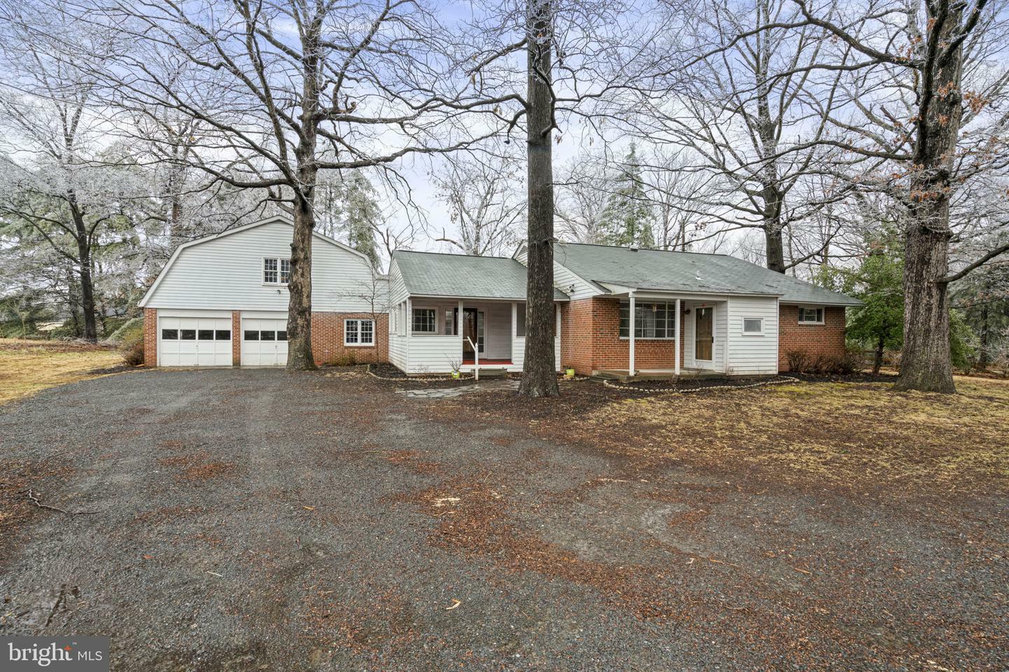 Property Photo: 4954 Catharpin Road VA 20155