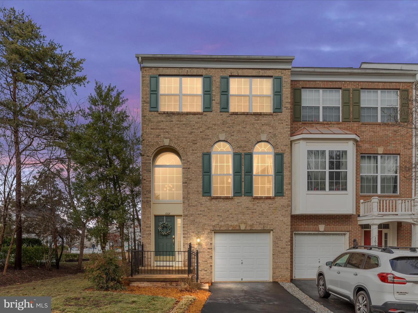 Property Photo: 10121 Pale Rose Loop VA 20136