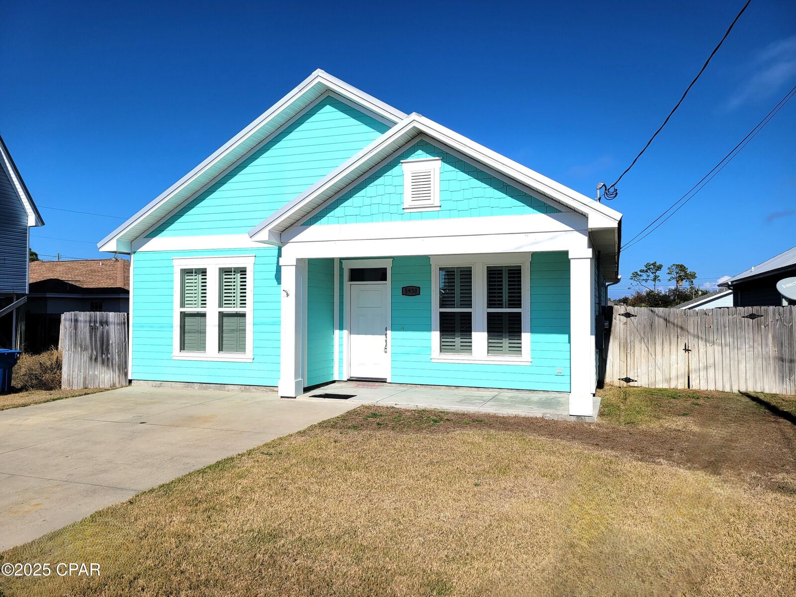 Property Photo: 5930 Sunset Avenue FL 32408
