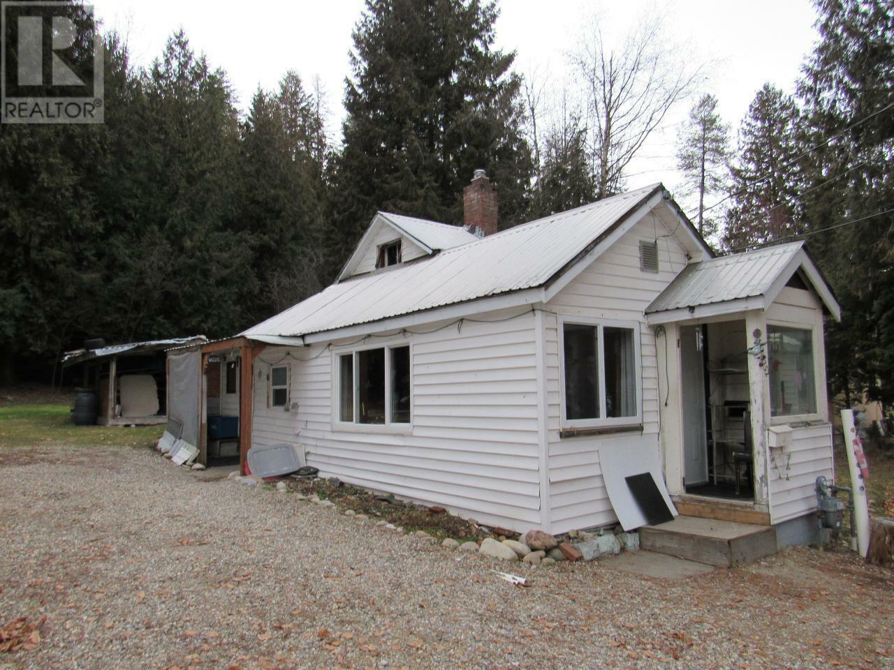 Property Photo:  2252 Columbia Avenue  BC V1N 2X1 