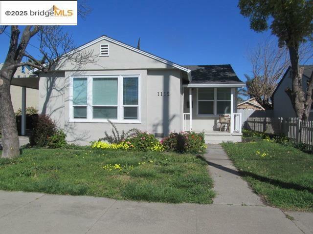 Property Photo:  1112 W 8th St  CA 94509 