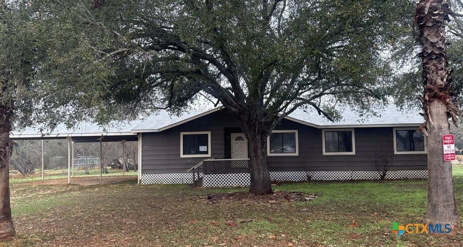 Property Photo: 521 Quail Lane TX 78114