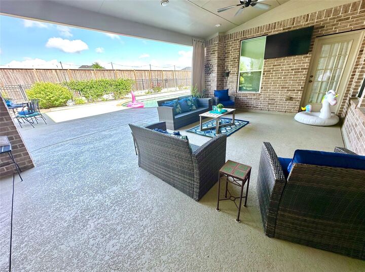 Property Photo: 2232 Lakeway Drive TX 77546