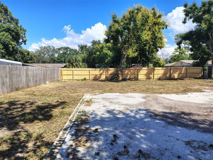 Property Photo:  2046 Calusa Trail  FL 34690 
