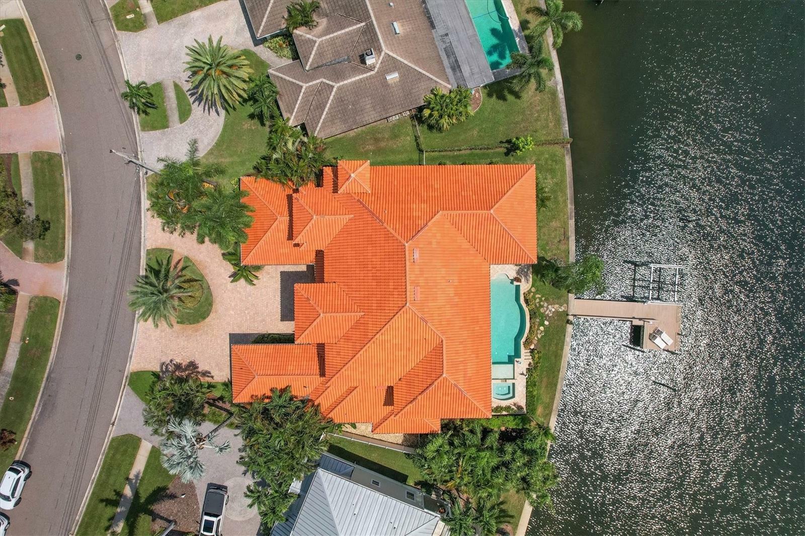 Property Photo: 1097 Eden Isle Drive NE FL 33704