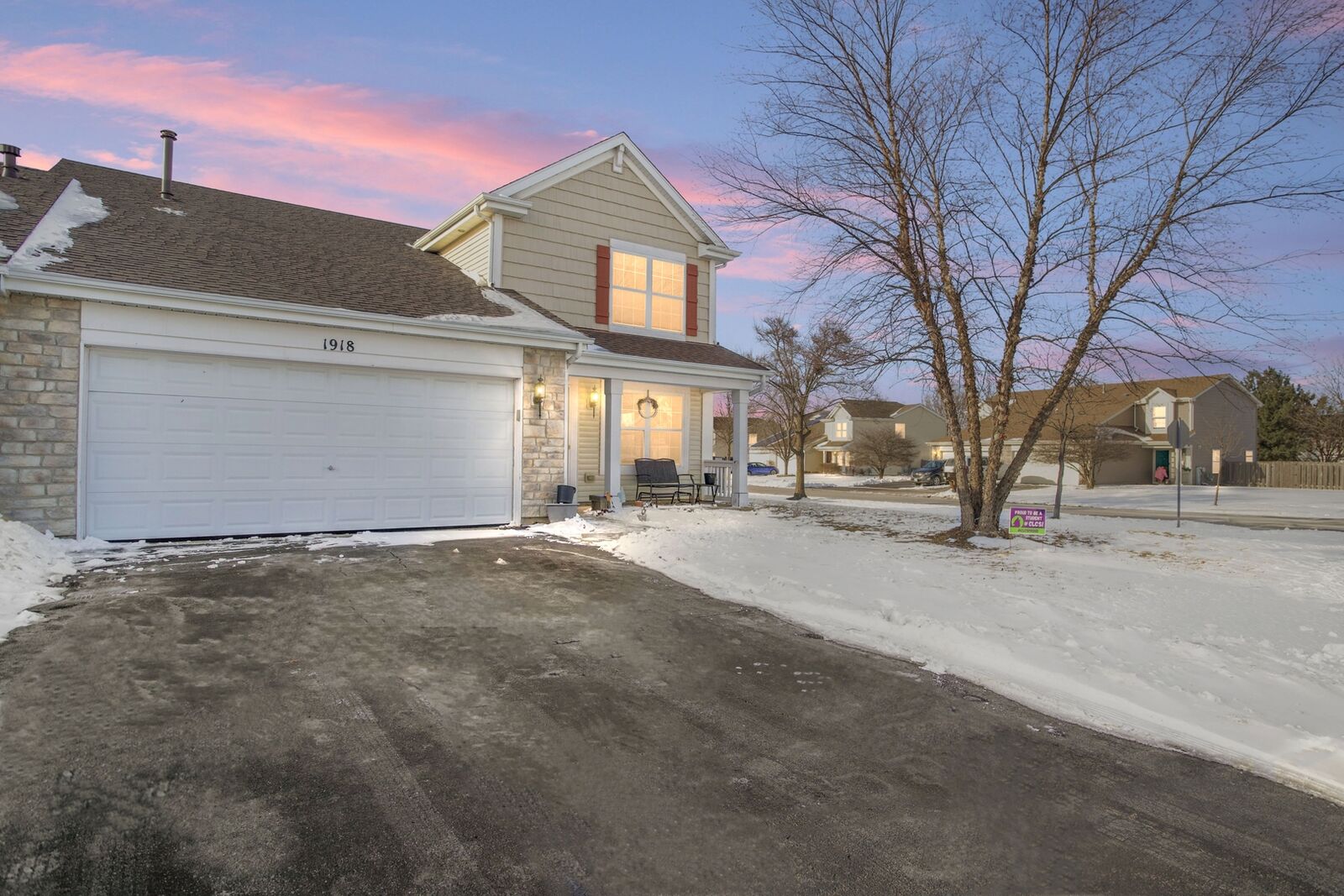 Property Photo:  1918 Diamond Head Trail 0  IL 60140 