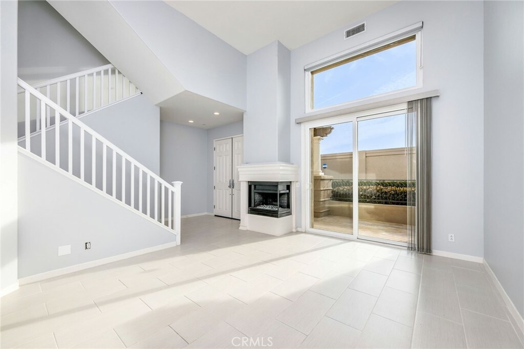 Property Photo:  19487 Surfset Drive  CA 92648 