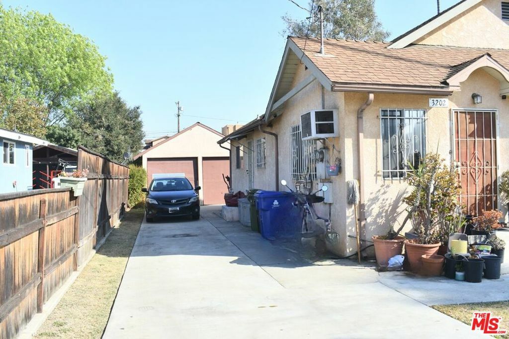 Property Photo: 3200 Farnsworth Avenue CA 90032
