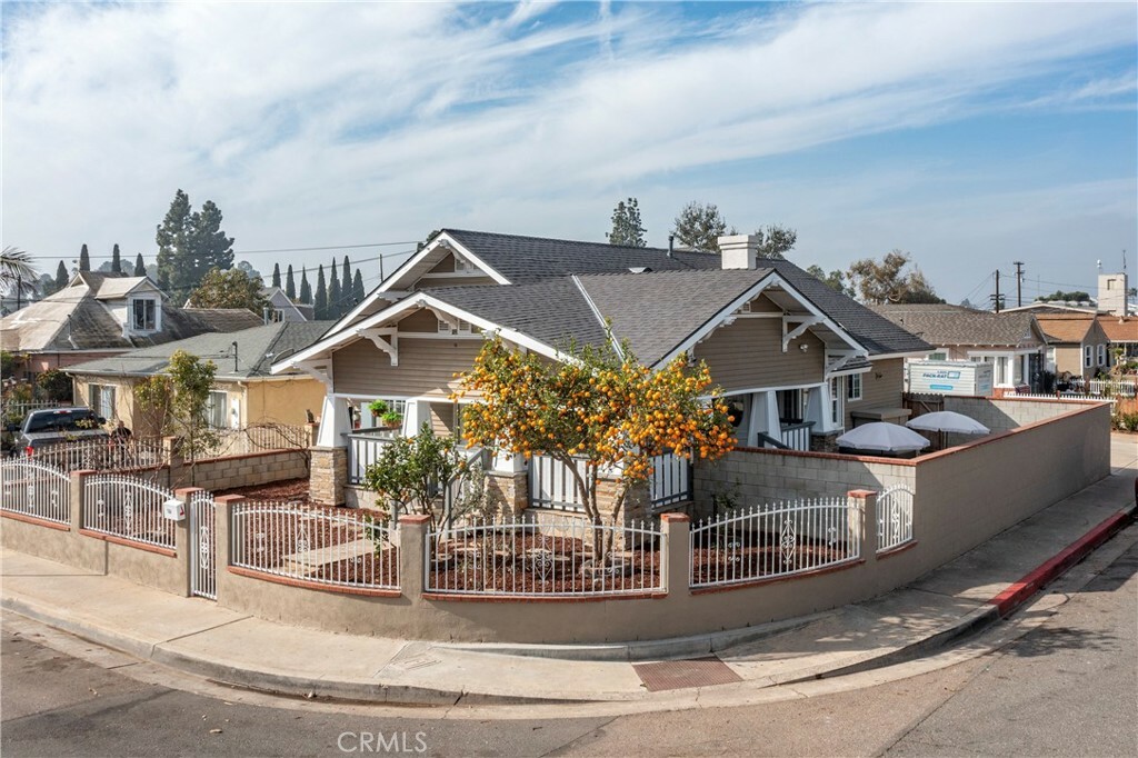 Property Photo:  184 S Earlham Street  CA 92869 