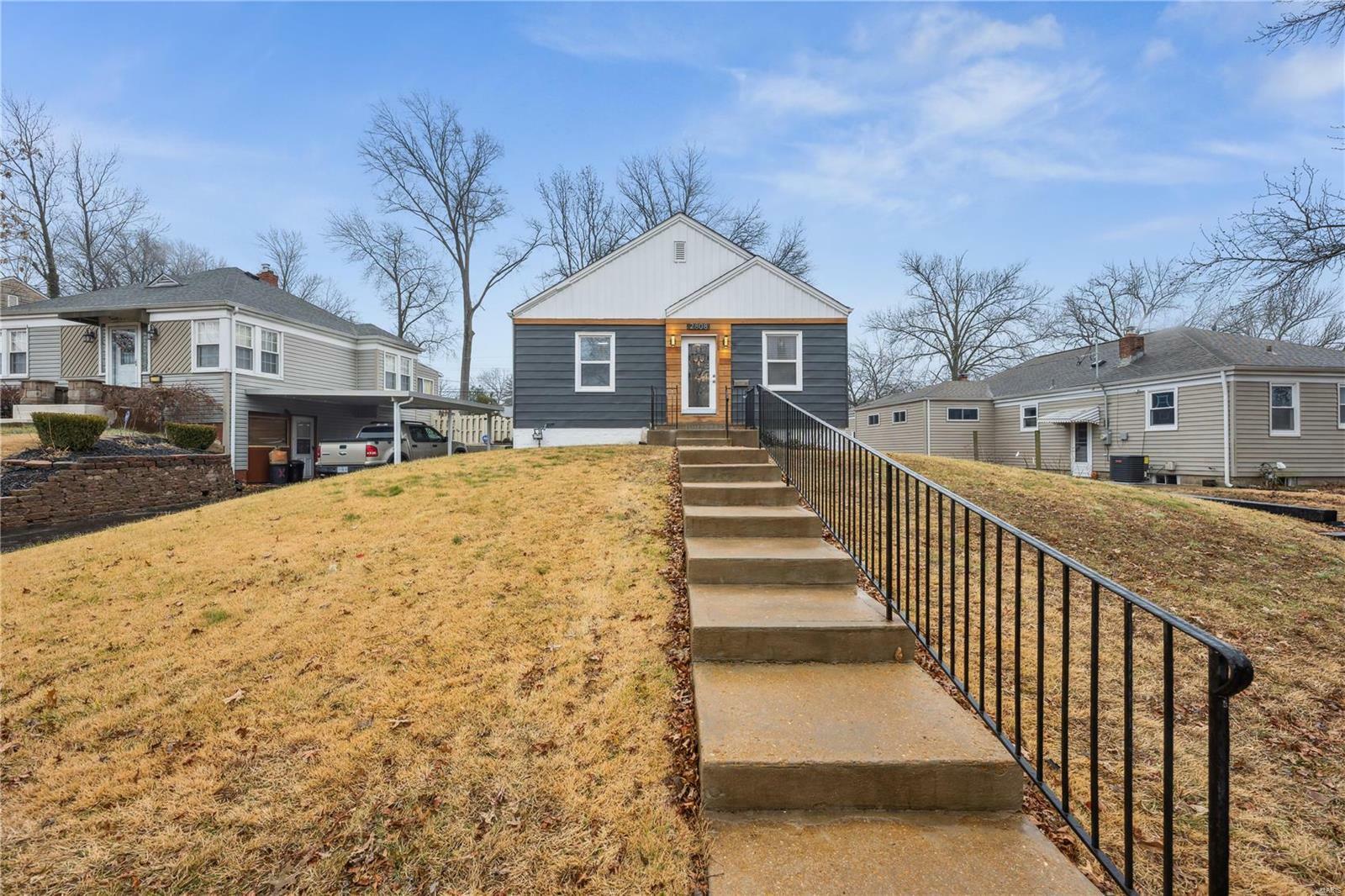 Property Photo:  2808 Chadwick Drive  MO 63121 