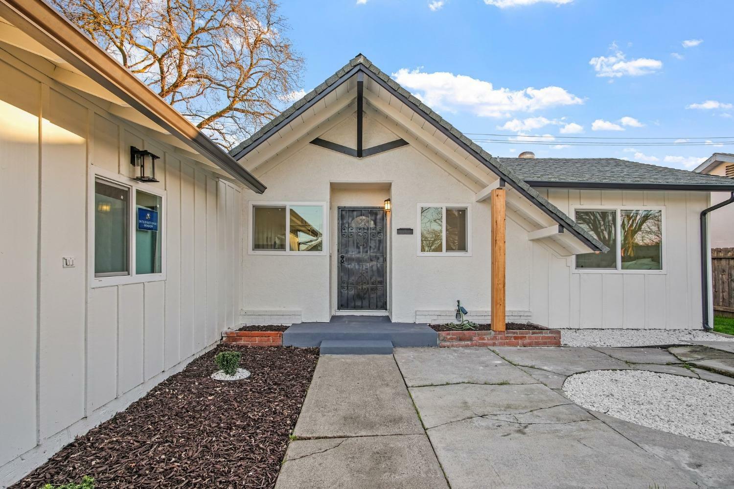 Property Photo:  530 W Lincoln Road  CA 95207 