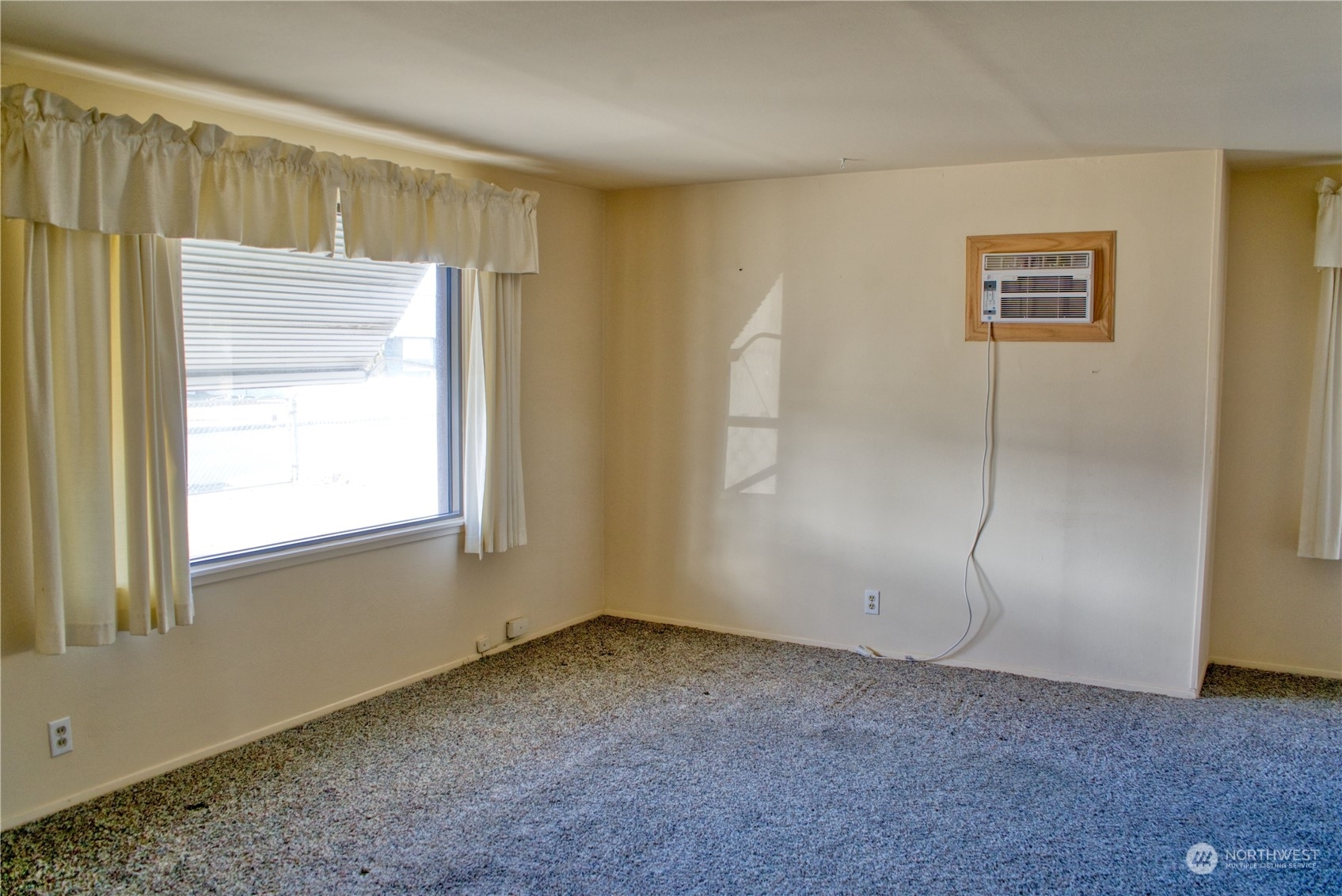 Property Photo:  18 NE H Street  WA 98823 