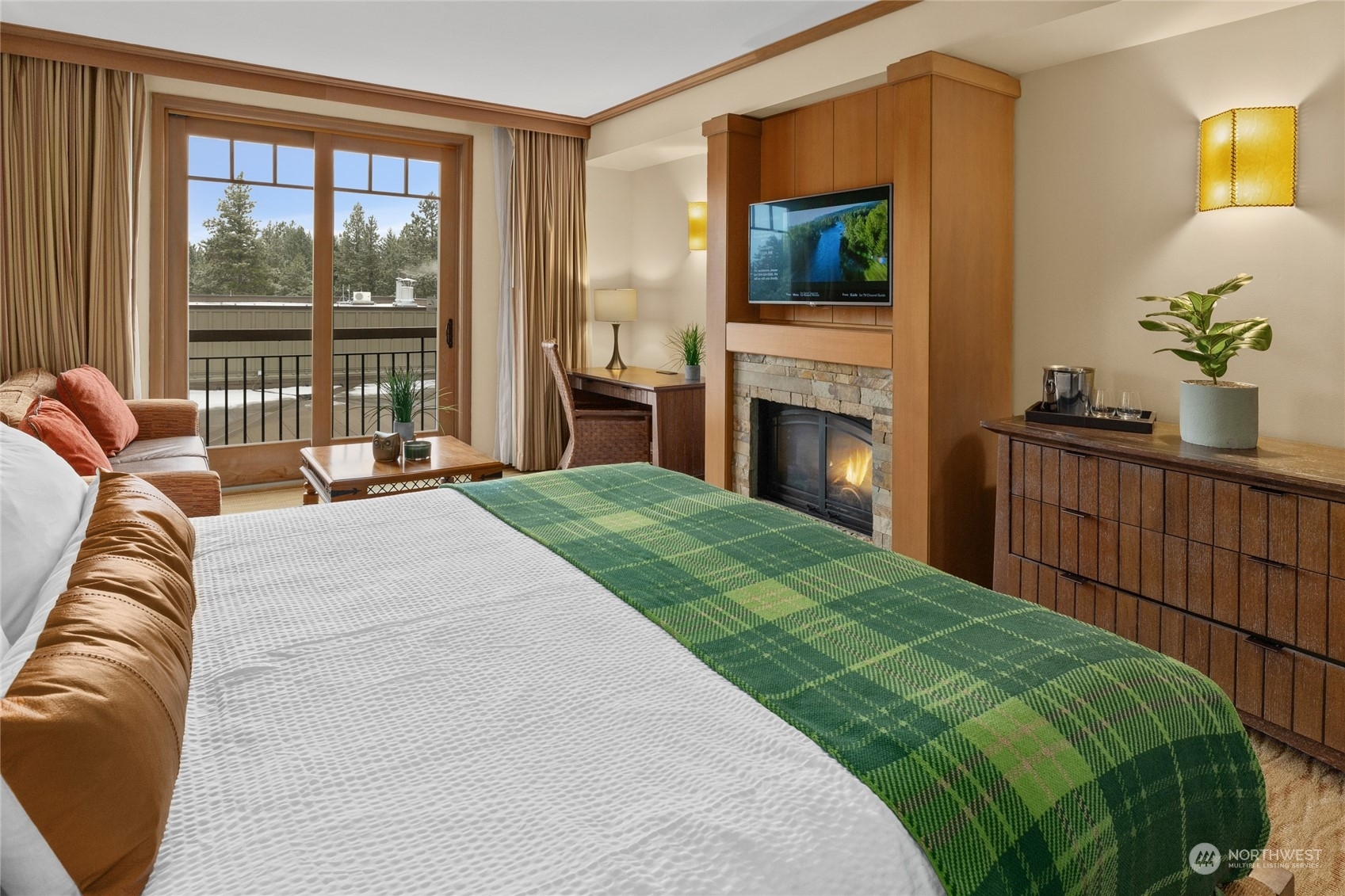 Property Photo:  3600  Suncadia Trail 3068  WA 98922 